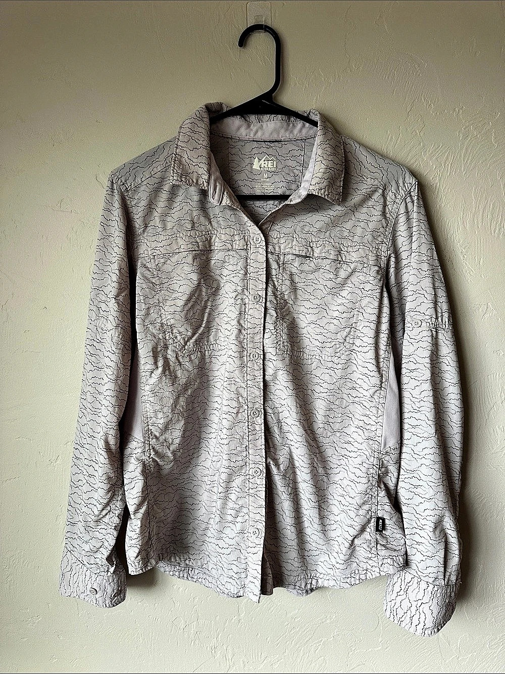 REI CO-OP Women's Abstract Button Down Gray /Lavender Size Medium